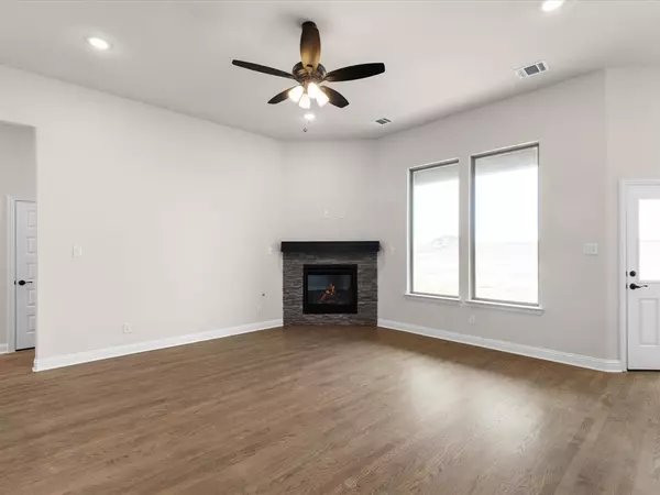 Waxahachie, TX 75165,128 Lila Lake Drive