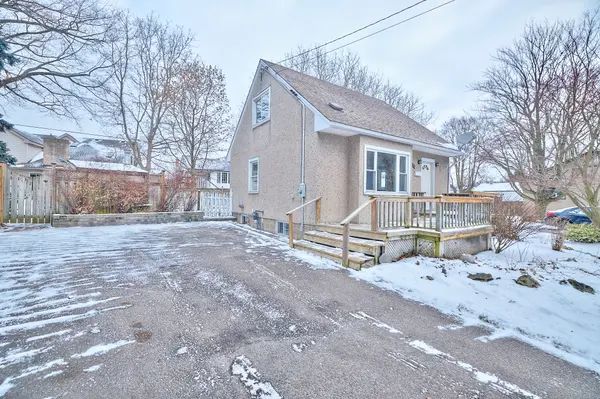 Niagara Falls, ON L2J 2A9,6151 Harvey ST