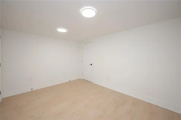 Hamilton, ON L8T 3Y7,54 Moxley DR #Bsmt