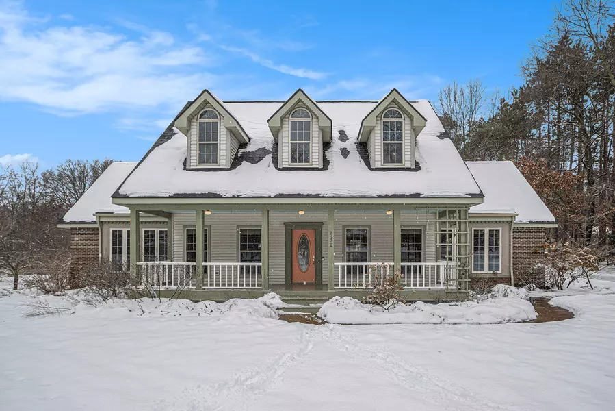 8220 Glenwynd DR, Kalamazoo, MI 49009