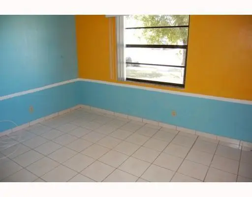 North Lauderdale, FL 33068,901 SW 78th Ave