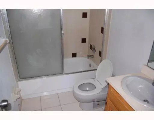 North Lauderdale, FL 33068,901 SW 78th Ave