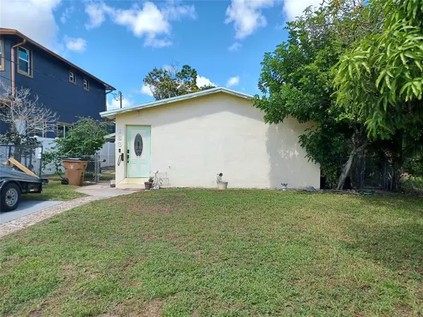 163 SW 4th St, Deerfield Beach, FL 33441