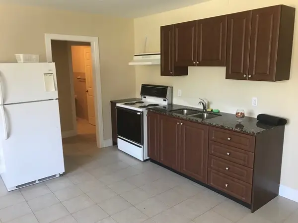 Toronto W06, ON M8W 1N3,3430 Lakeshore BLVD W #3