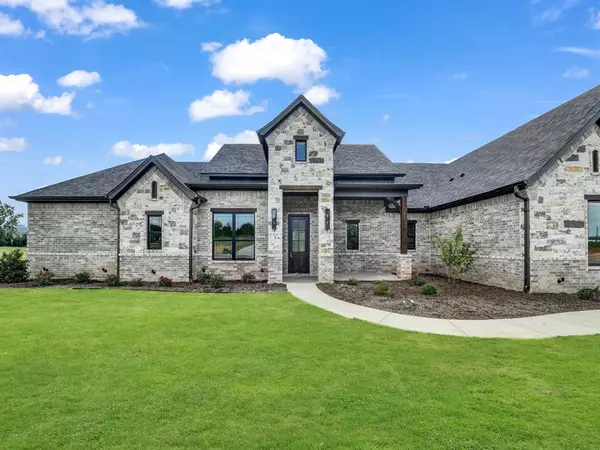 Weatherford, TX 76088,305 Wrangler Court