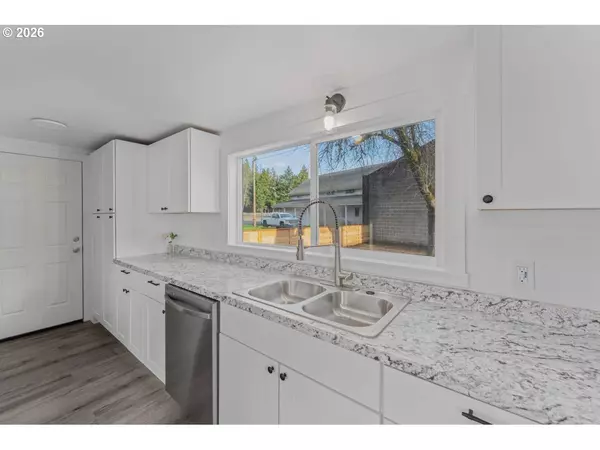 Oakridge, OR 97463,48181 HIGHWAY 58