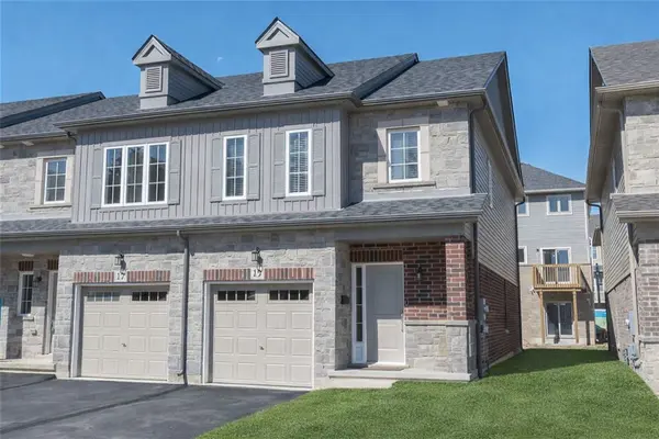 19 Garlent AVE, Hamilton, ON L9K 0J9