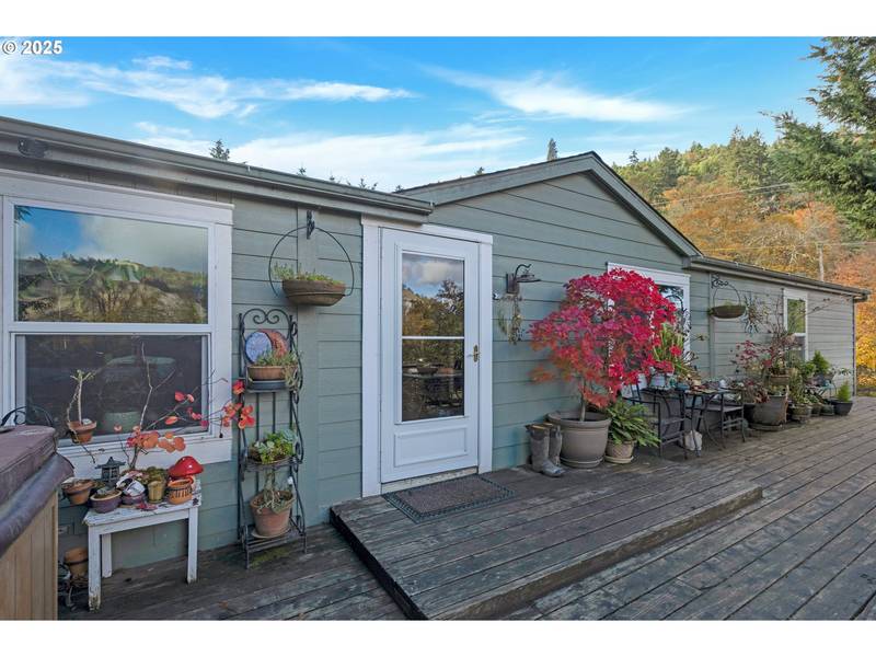 624 WILLIS CREEK RD, Winston, OR 97496