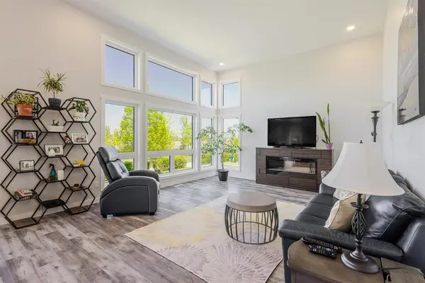 Altona, MB R0G 0B1,105 Tallgrass LN