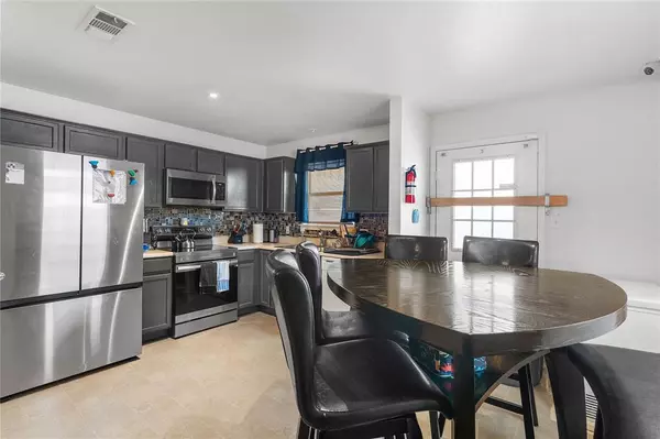 Dallas, TX 75217,649 Moss Rose Court