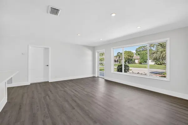 Deerfield Beach, FL 33441,954 SE 7th St