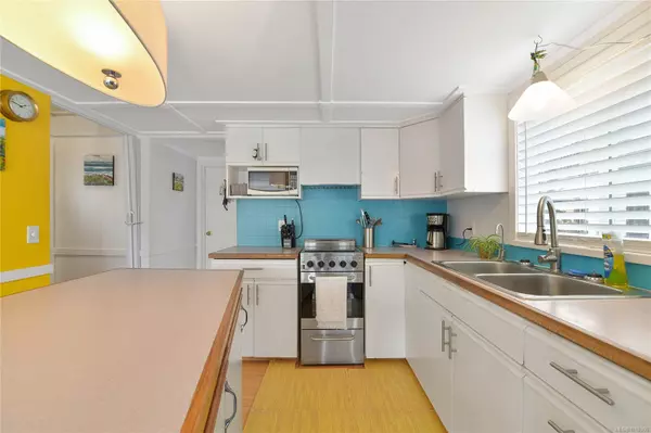 Cowichan Bay, BC V0R 1N1,1765 Cowichan Bay Rd #5