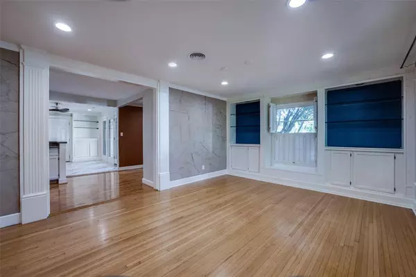 Dallas, TX 75224,2129 Elmwood Boulevard