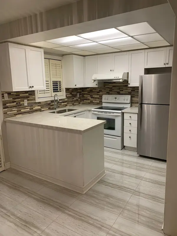 Mississauga, ON L4Z 3W8,455 Apache CT #102