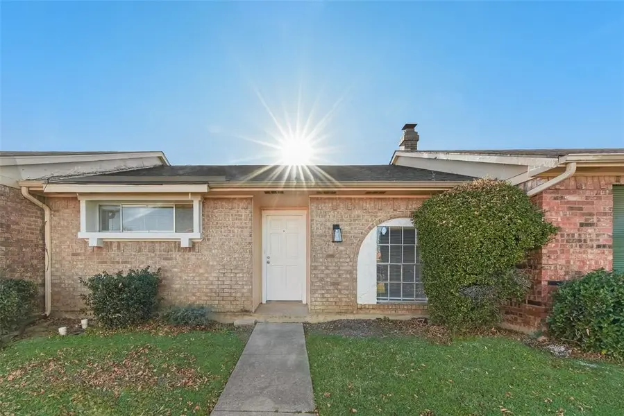 80 E Mountain Creek Drive #19, Grand Prairie, TX 75052