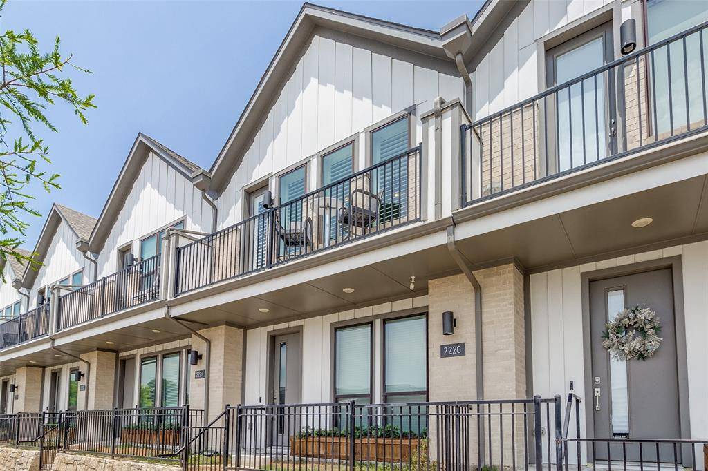 2220 Rook Drive, Dallas, TX 75211