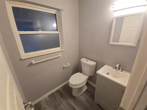 Arlington, TX 76010,1818 E Lovers Lane