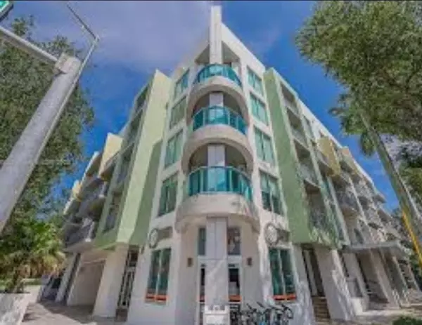 3001 SW 27 AV #L411, Coconut Grove, FL 33133