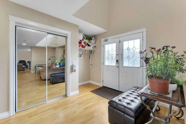 Calgary, AB T3J 5B4,197 Tarawood PL NE