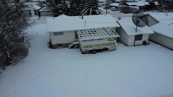 Hanna, AB T0J 1P0,818 James CRES