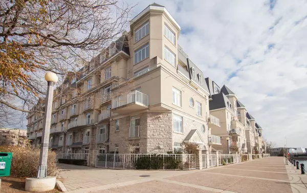 Toronto C01, ON M5V 3P4,38 Stadium RD #688