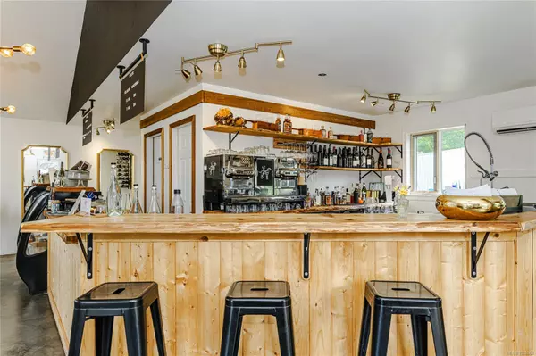 Salt Spring, BC V8K 1C3,325 Fernwood Rd