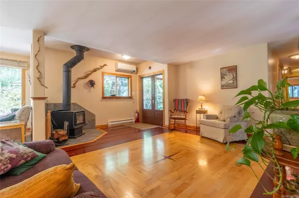 Pender Island, BC V0N 2M0,3708 Starboard Cres