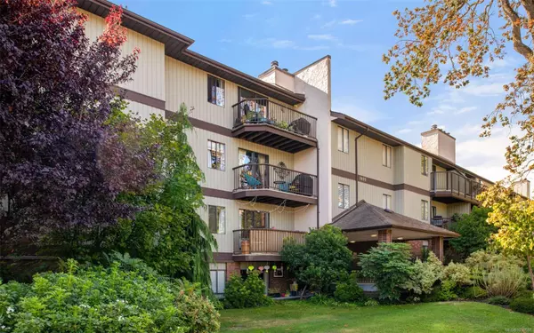 Victoria, BC V8R 1L4,1655 Begbie St #114