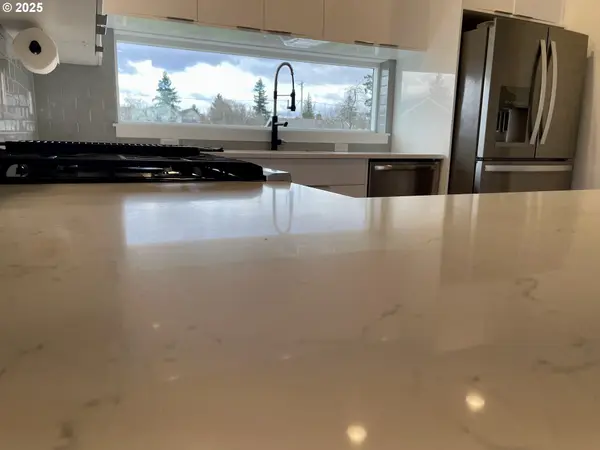 Portland, OR 97220,9023 NE HOYT ST