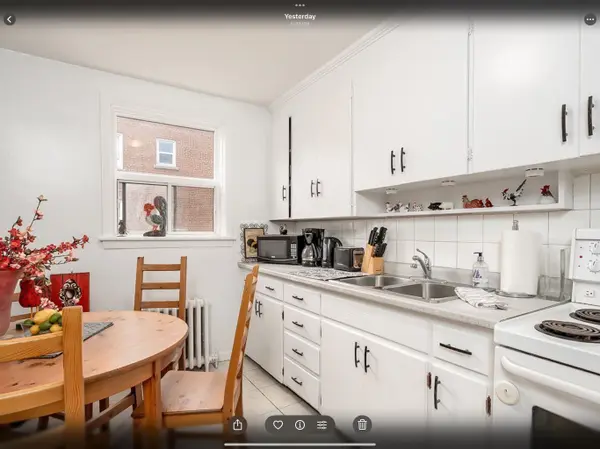 Burlington, ON L7R 1G4,2128 Harris CRES #10