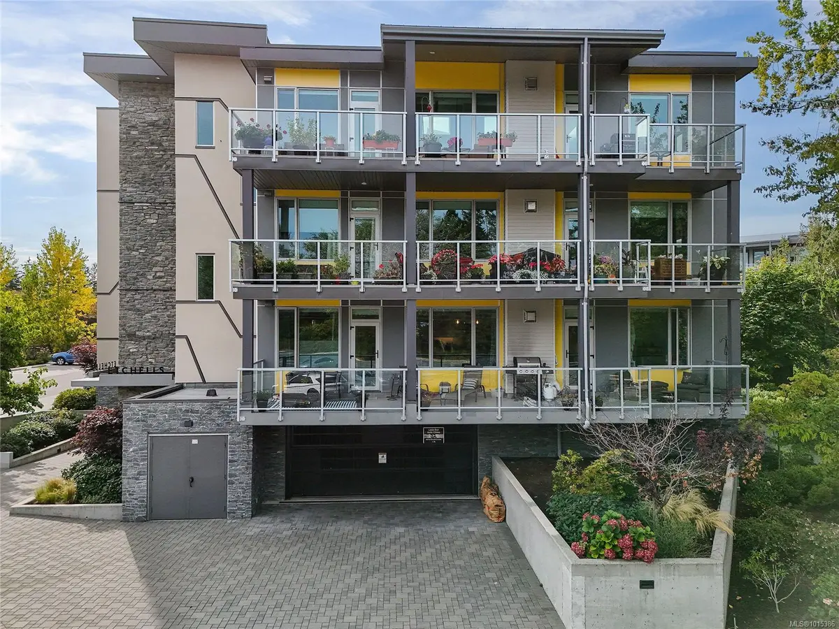 North Saanich, BC V8L 5S7,10660 McDonald Park Rd #206