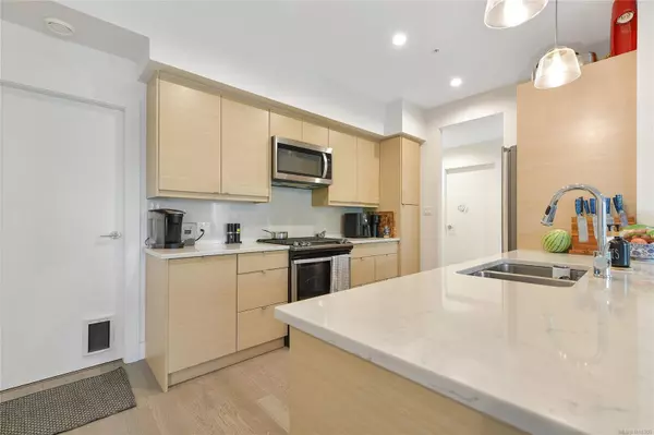 North Saanich, BC V8L 5S7,10660 McDonald Park Rd #206