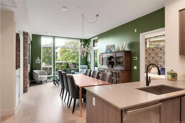 Esquimalt, BC V9A 0H5,1216 Carlisle Ave #107