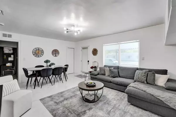 2001 Washington St, Hollywood, FL 33020