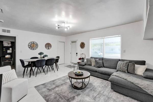 2001 Washington St, Hollywood, FL 33020