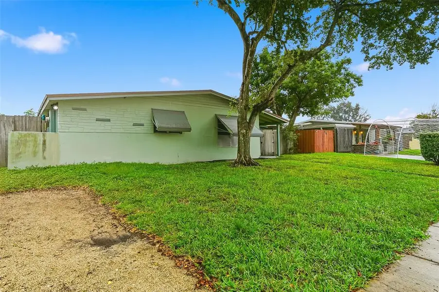 5711 SW 37th Ct, Davie, FL 33314