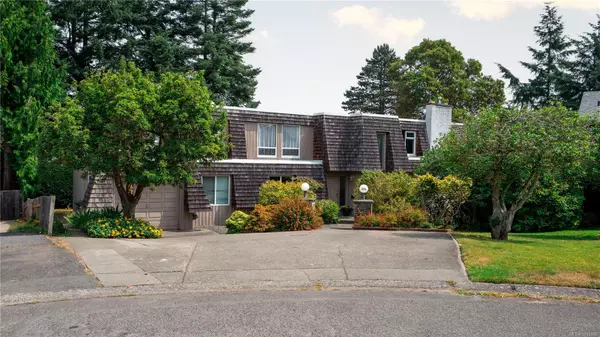 Saanich, BC V8N 4S4,2059 Saltair Pl