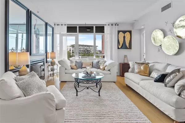 100 Saghalie Rd #208, Victoria, BC V9A 0A1