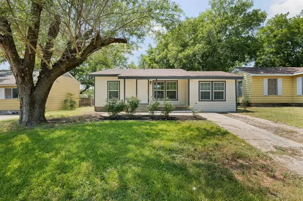 4836 Sandage Avenue,  Fort Worth,  TX 76115