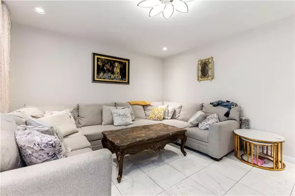 Brooklyn, NY 11209,9424 Fort Hamilton Pkwy