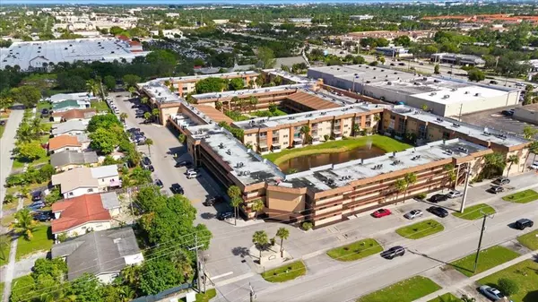 Lauderhill, FL 33313,4161 NW 26th St #105