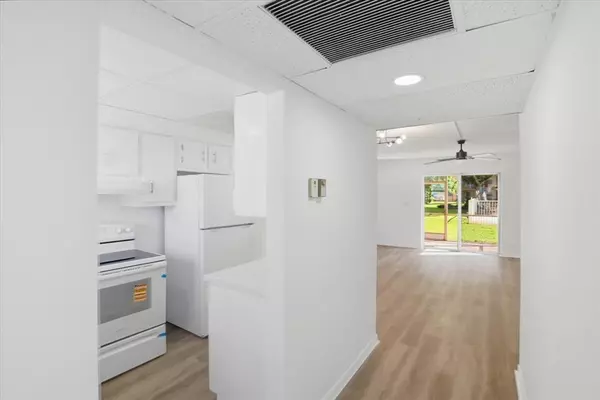 Lauderhill, FL 33313,4161 NW 26th St #105