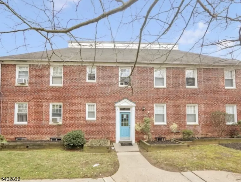 495 Main St, Chatham Boro, NJ 07928