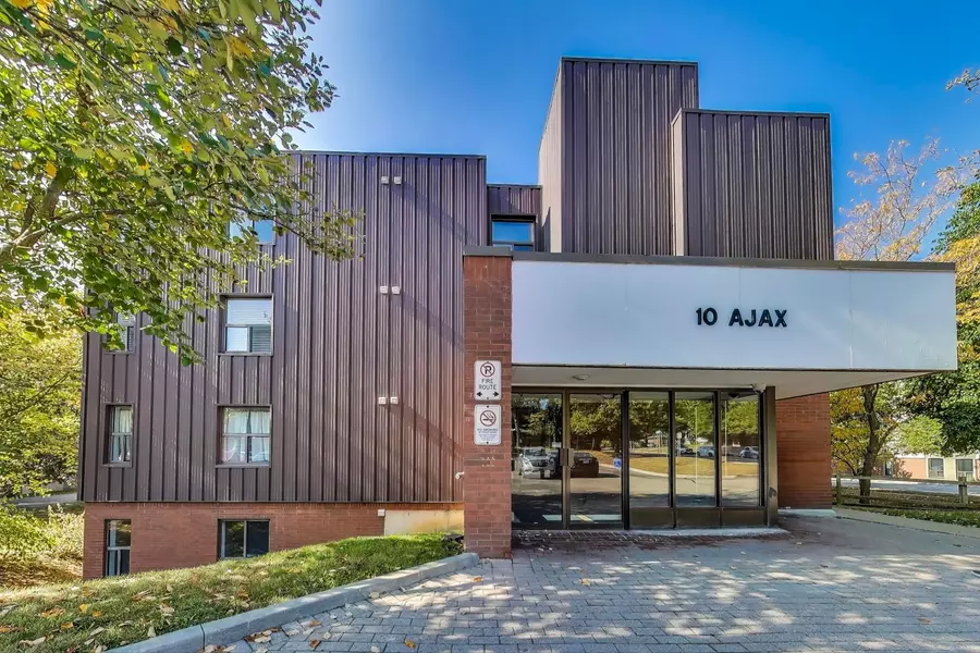 10 Ajax ST #104, Guelph, ON N1H 7N6
