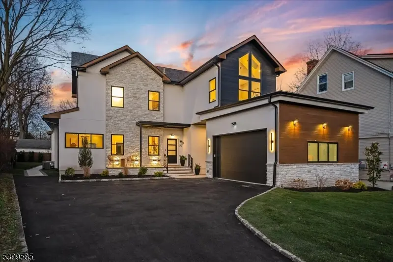 Montclair Twp., NJ 07042,36 James St