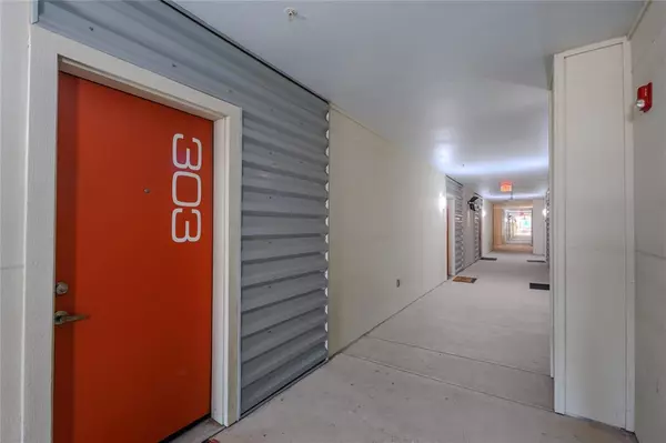 Dallas, TX 75215,1111 S Akard Street #303