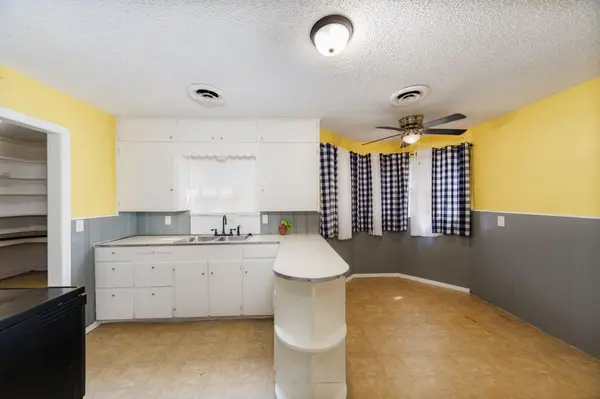 Bowie, TX 76230,1002 Lowrie Street