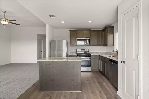 Cresson, TX 76035,13413 Gitty Up Circle