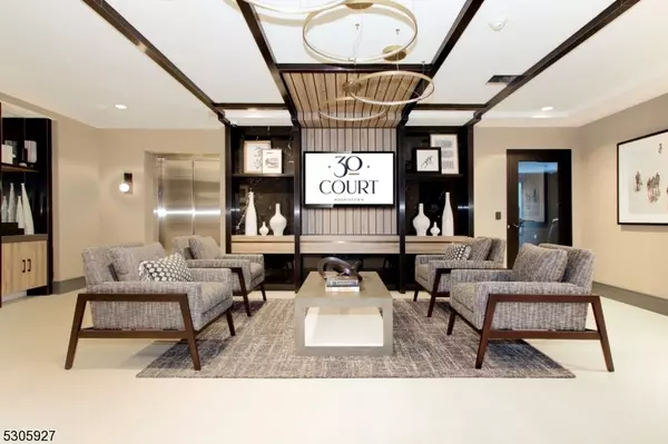 Morristown Town, NJ 07960,30 Court St  G 406