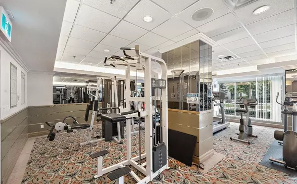 Toronto C14, ON M2N 6S4,28 Hollywood AVE #809